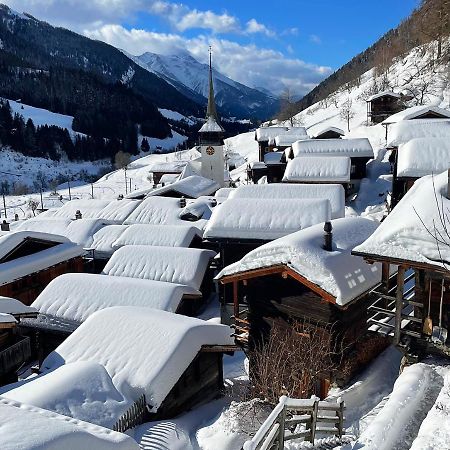 Denkmalgeschützter Spycher total renoviert Goms Exterior foto