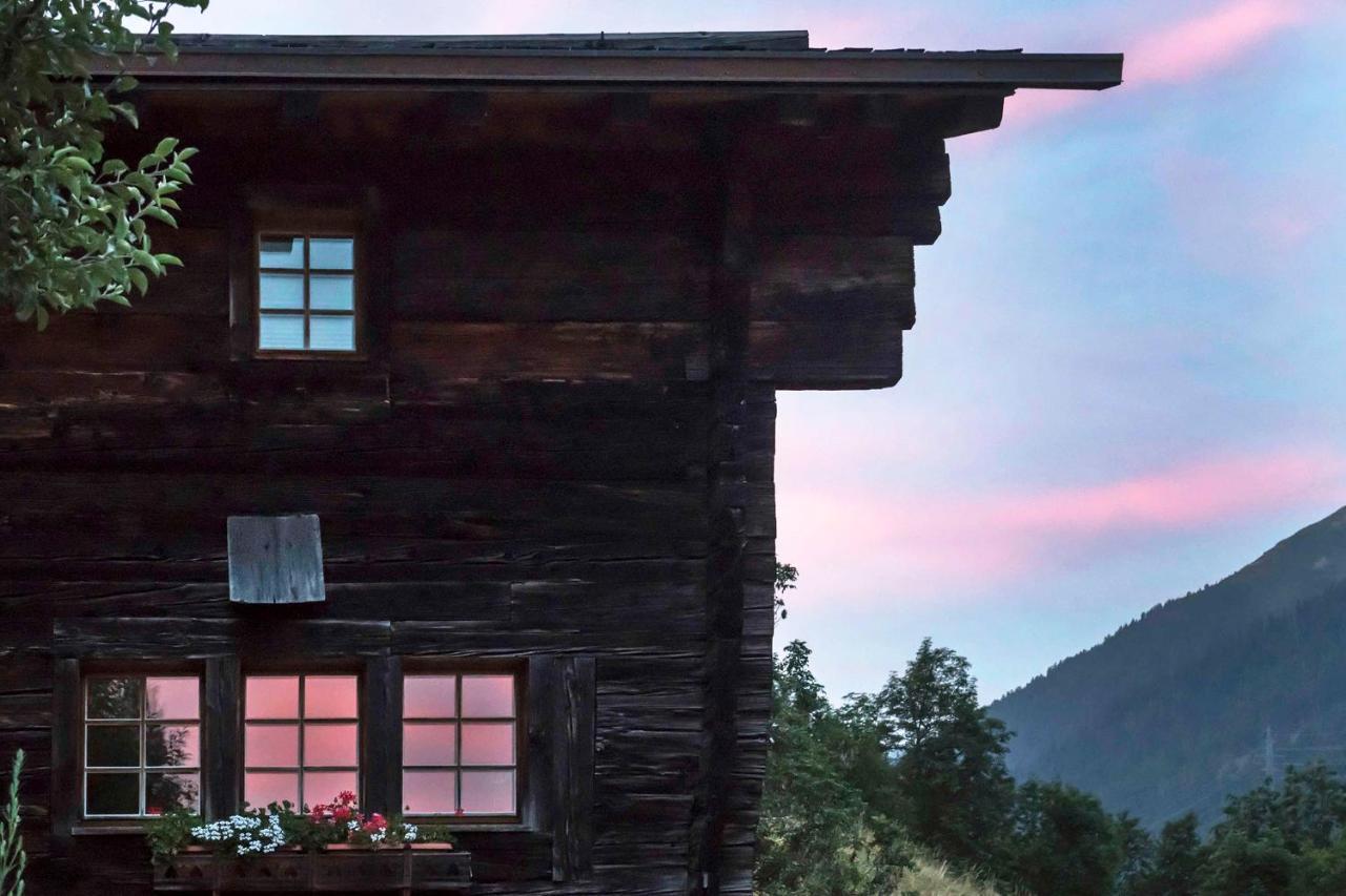 Denkmalgeschützter Spycher total renoviert Goms Exterior foto